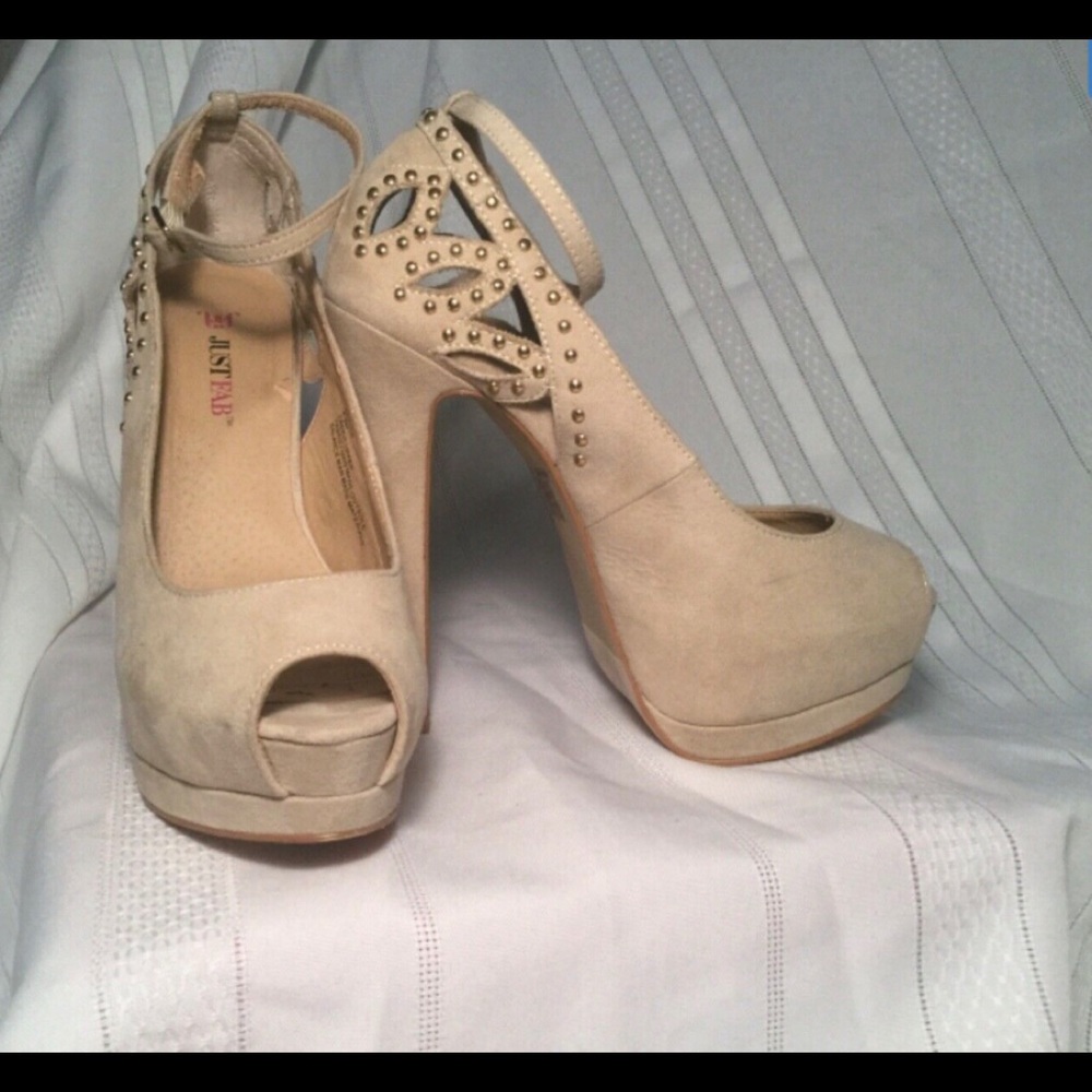 Just Fab Nude Stilletto Peep Toe Heels